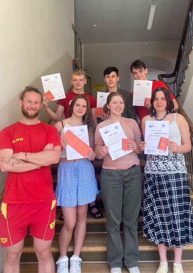 Erfolgreiche Ausbildung zum Rettungsschwimmer